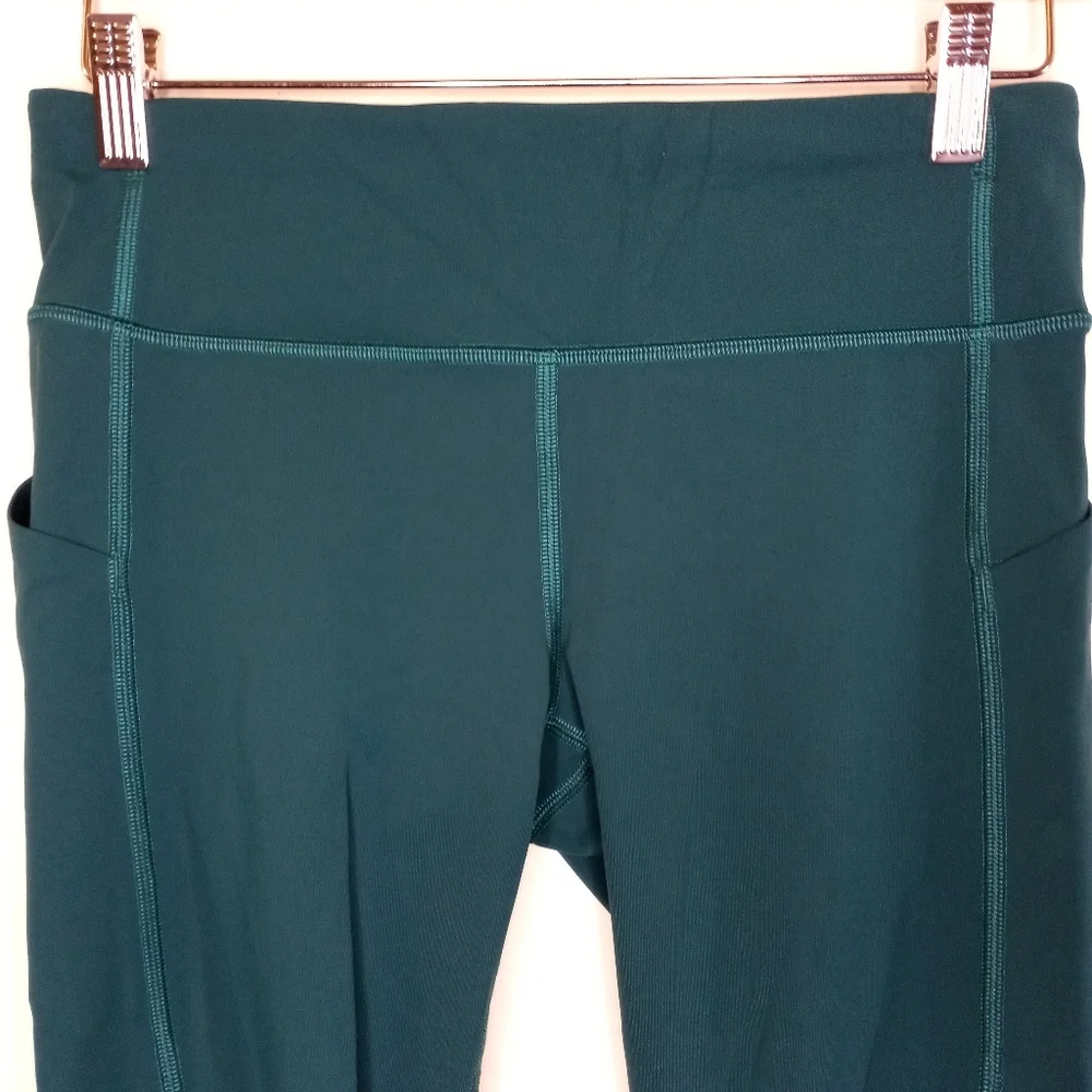 LULULEMON CROP LEGGINGS SIZE 6